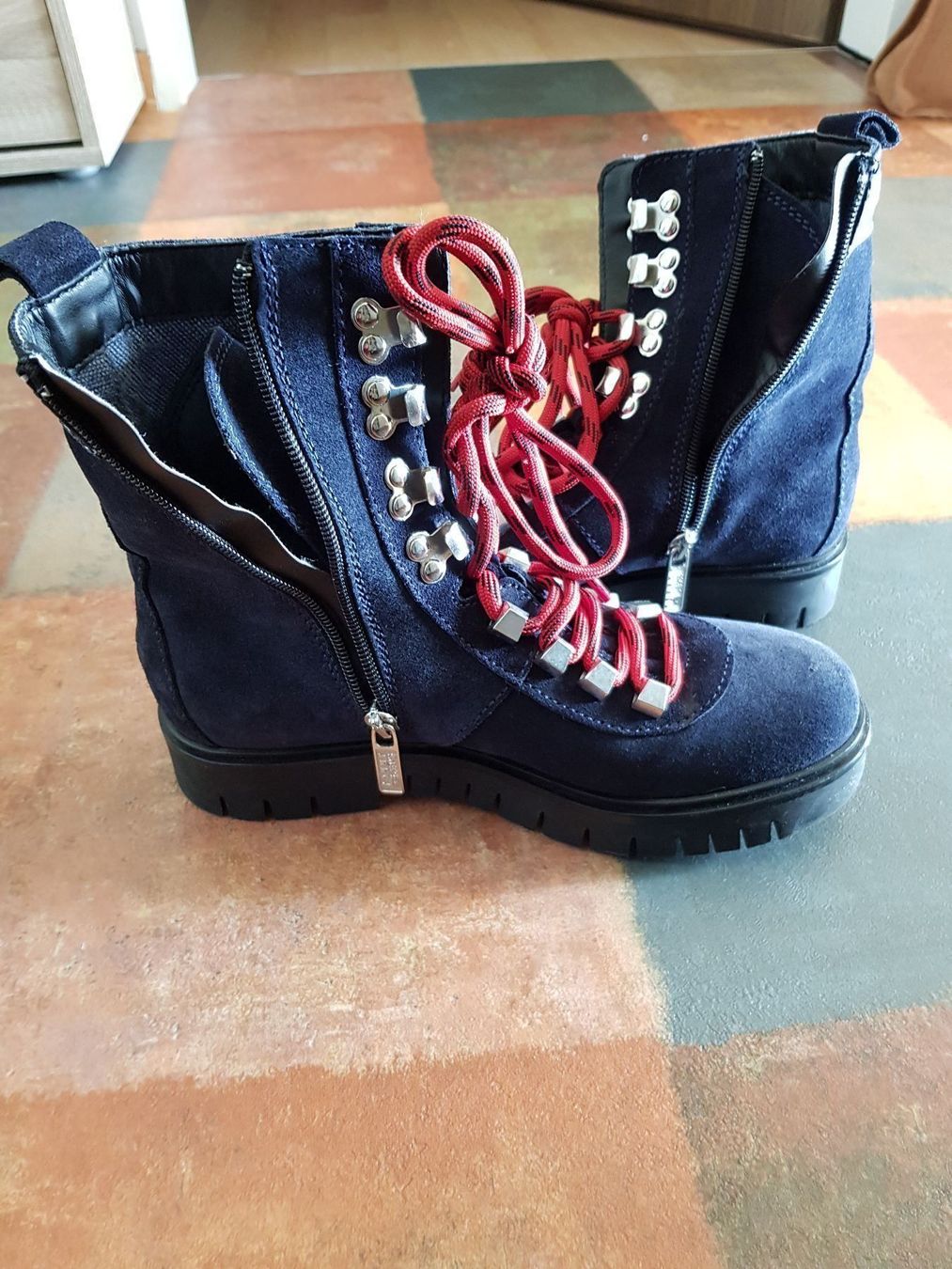 Tommy Hilfiger Scarpe da donna: Tommy Hilfiger Stiefeletten – Nuovo (secondo la descrizione) da Embrach venduto da georgiana 1