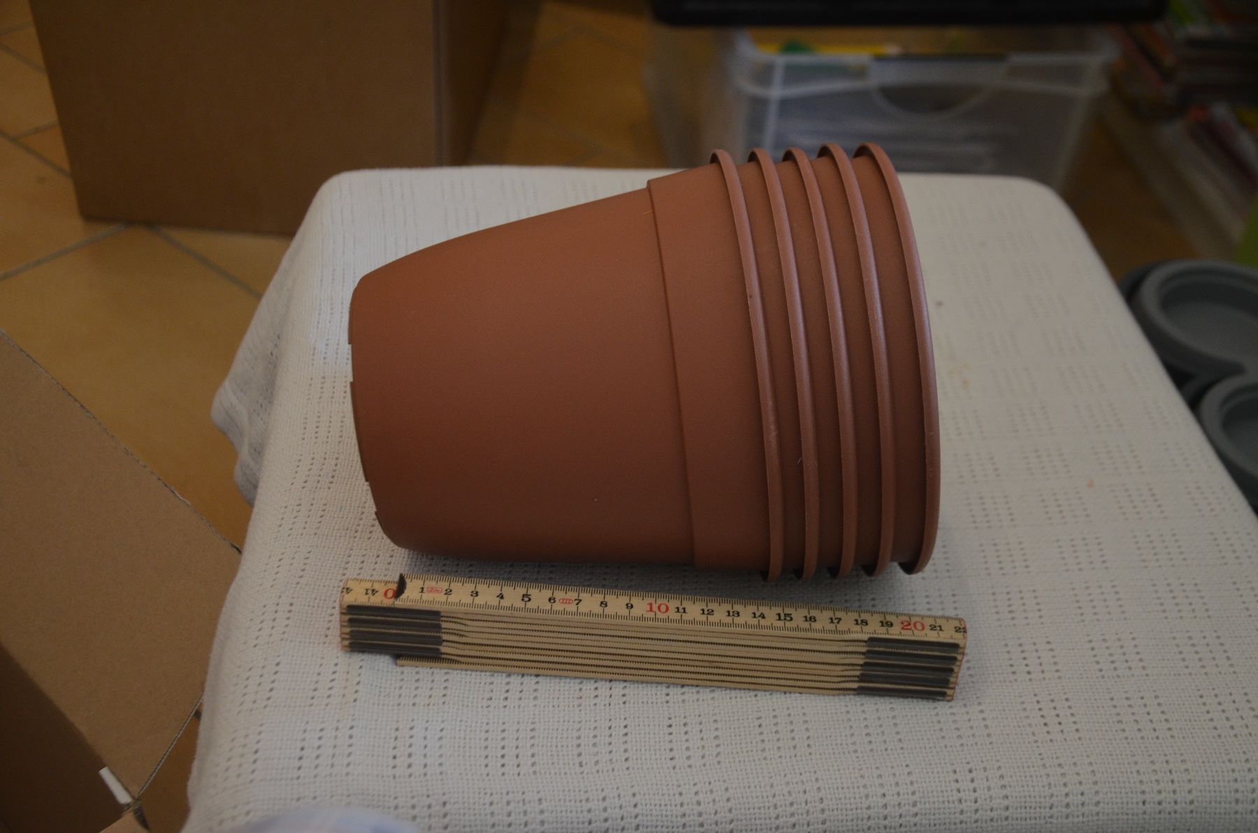 Vasi & Recipienti: 5 STUCK VASE PLASTIK – Usato da Chiasso venduto da Dolly015 1