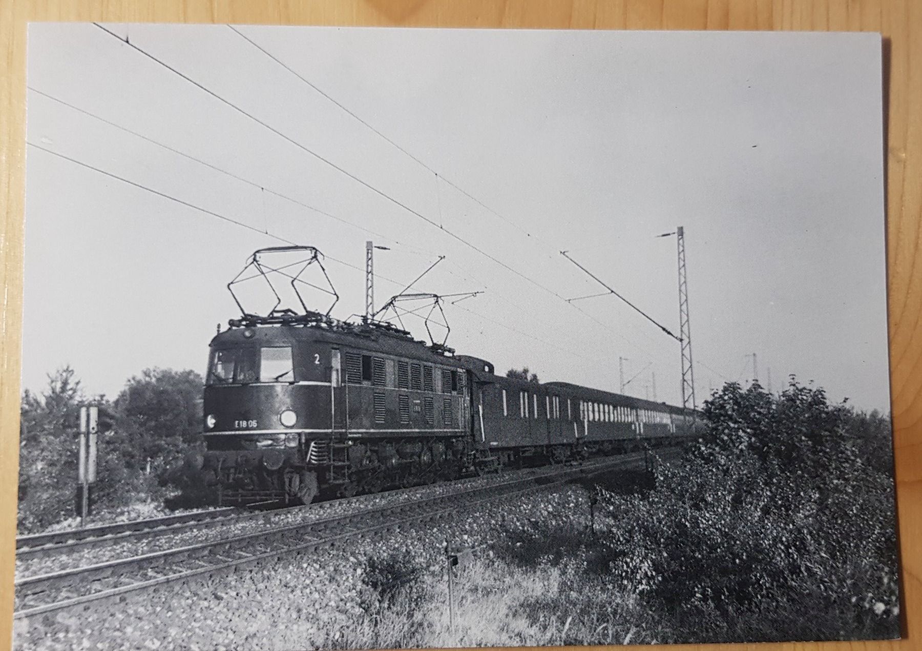 Cartoline postali: Elektro-Schnellzuglokpmotive E 18 06 – Nuovo (secondo la descrizione) da St-Léonard venduto da thipif
