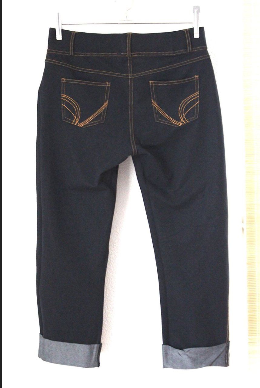 Pantaloni: Neuwertige Hose, 3/4 Länge, Gr. 36/38. – Usato da Locarno venduto da madame-tus-sauds 3