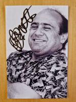 Danny DeVito, Original Autogramm auf Foto in s/w