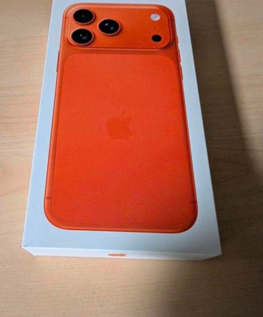 Apple Telefoni cellulari / Smartphones: iPhone 17 pro max 512 GB neu – Nuovo e nell'imballaggio originale da Zollikofen venduto da hor_x9zy 1