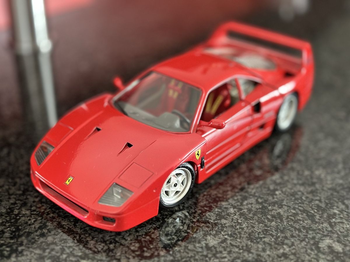 Ferrari Modellini d'auto: Ferrari F40 1/18 – Usato da Schlieren venduto da Kamacho 1