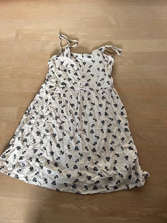 Vestiti: Beiges Sommerkleid mit Blumenmuster – Usato da Luzern venduto da nad_2my8