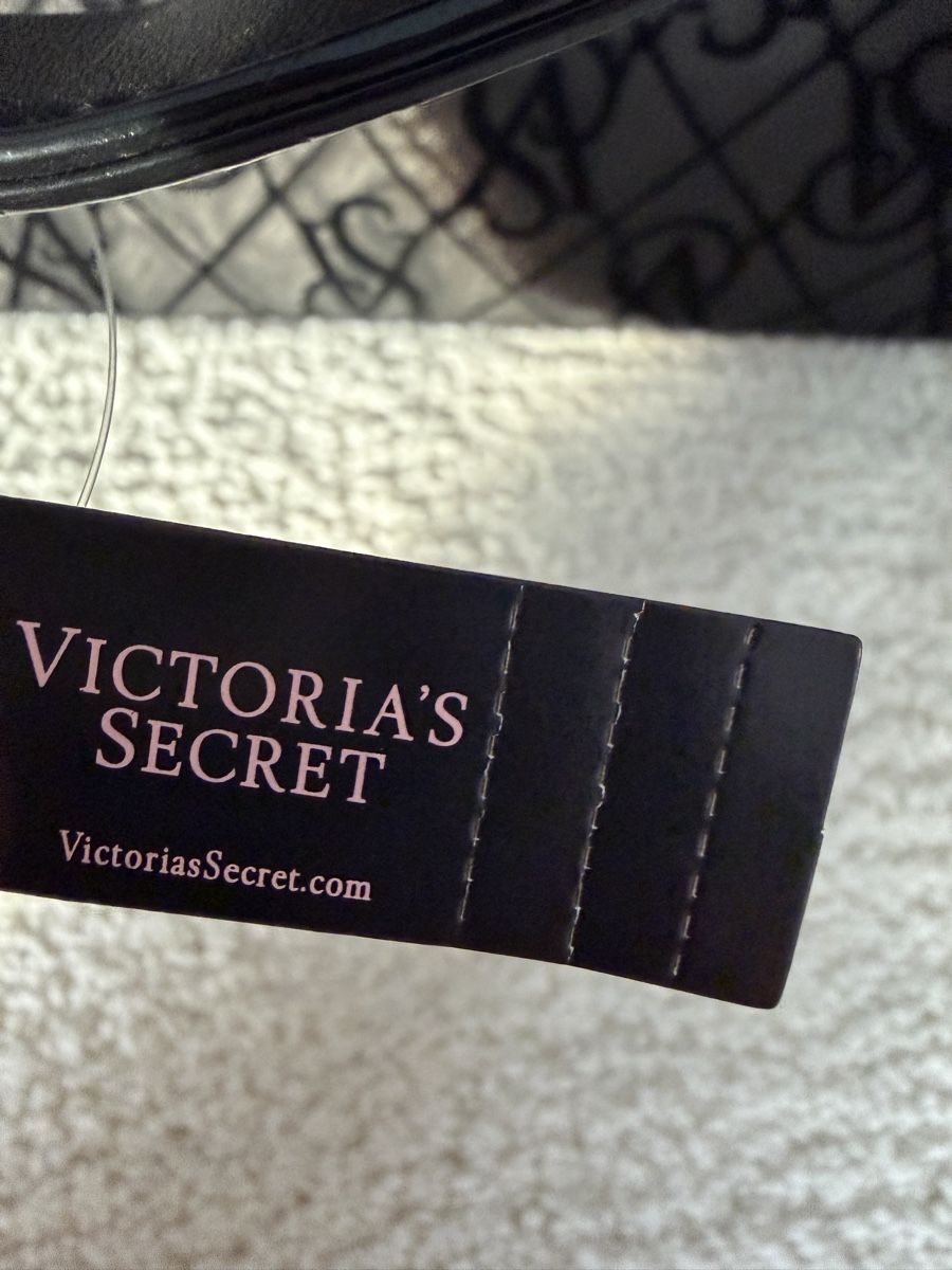 Victoria's Secret Sacs: Borsa Victoria's Secret con logo monogram e tracolla nuova – Neuf (Voir description) à Lugano par can_xdd8 1