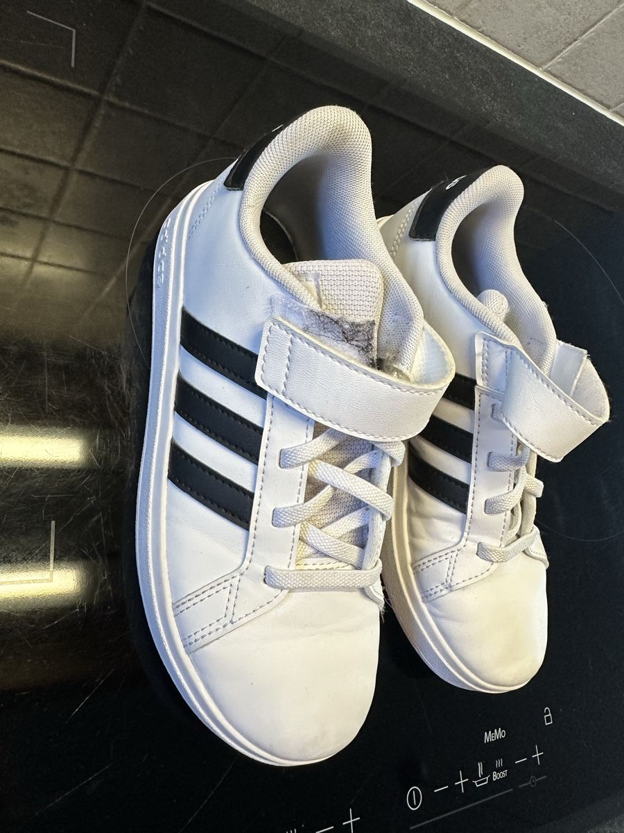 Adidas Scarpe per ragazzi: Basket adidas 33 – Nuovo (secondo la descrizione) da Servion venduto da josephine22