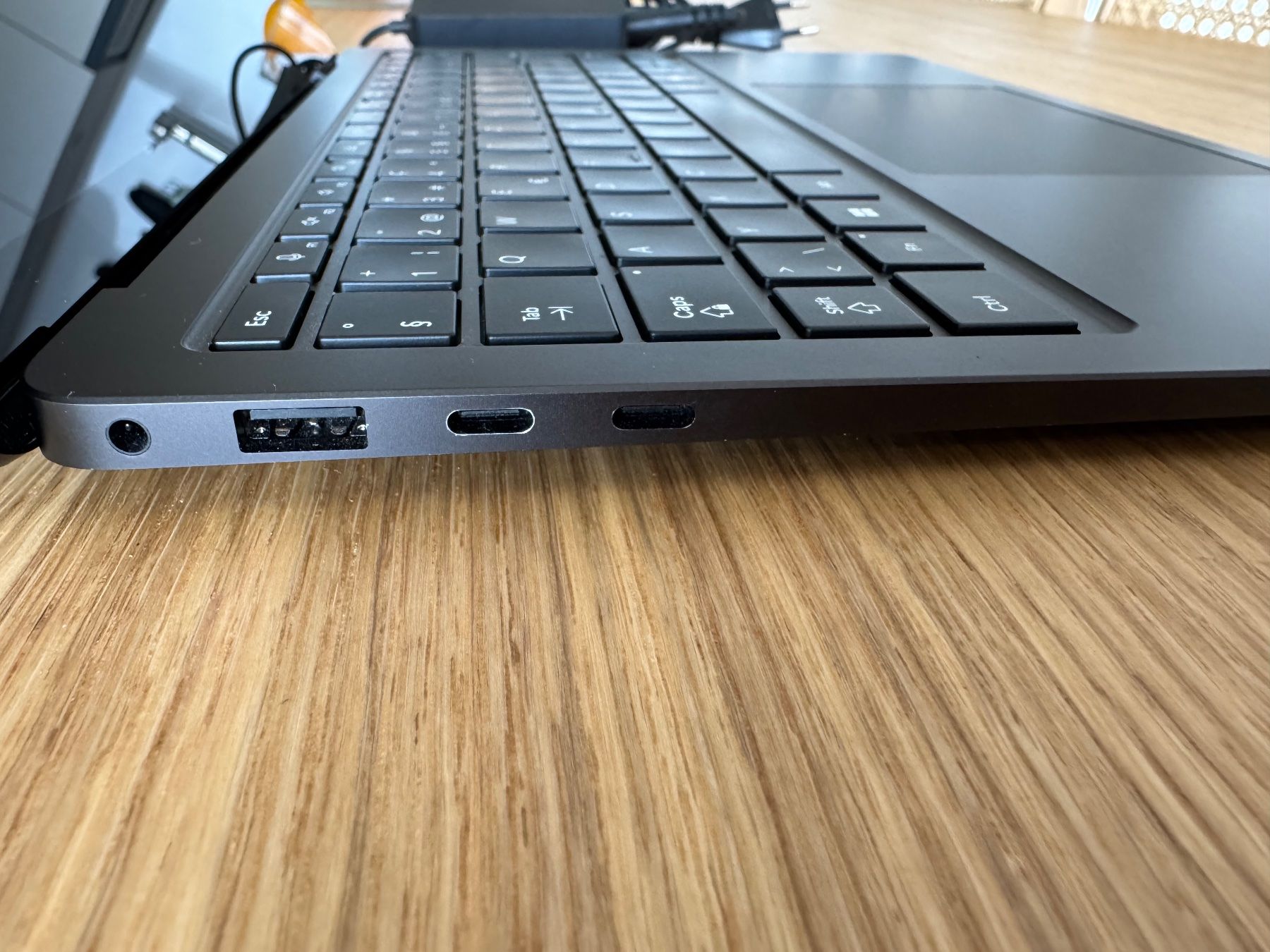 Microsoft Notebook: Microsoft Surface Laptop 13.8" Copilot+ PC · Snapdragon X El – Usato da Zürich venduto da ala_drq8 2