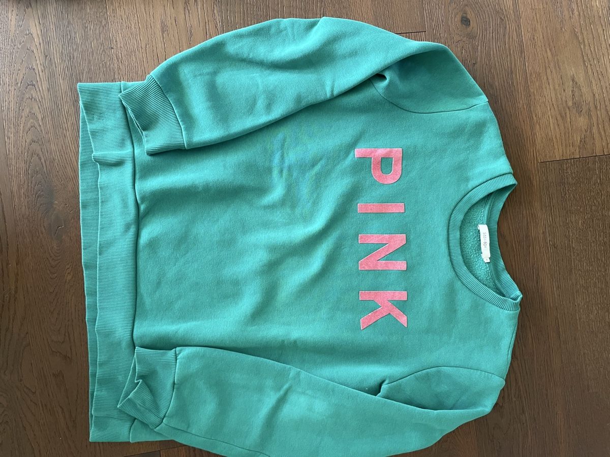 Maglioni & Felpe: Trendiger mint farbener Pullover mit "PINK"-Aufdruck – Usato da Busswil TG venduto da Bluewater02