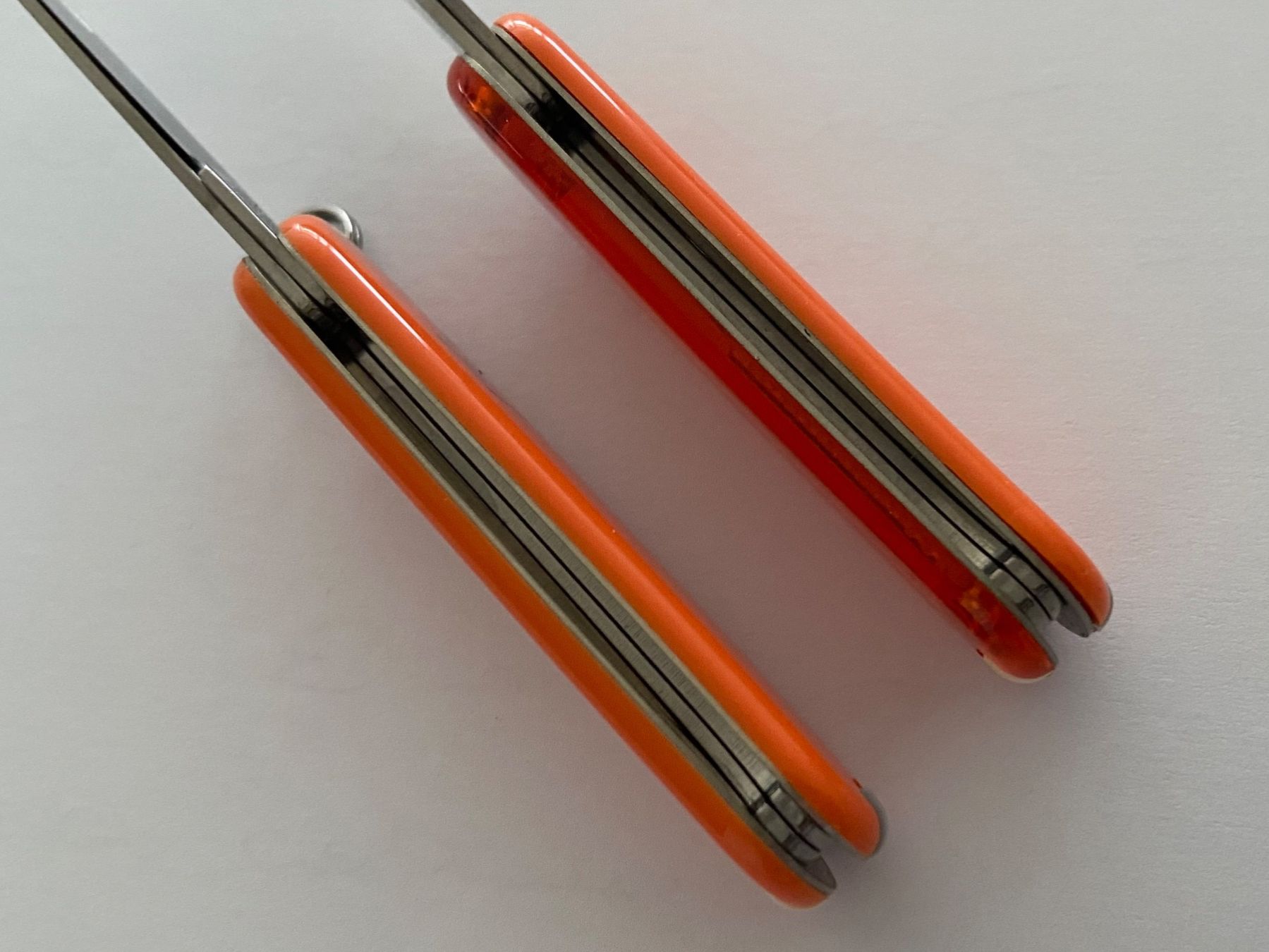 Victorinox Coltelli tascabile: Victorinox Classic Mango u Mango/Orange transp Mini Couteau – Nuovo e nell'imballaggio originale da Zürich venduto da ArizonaNevada 4