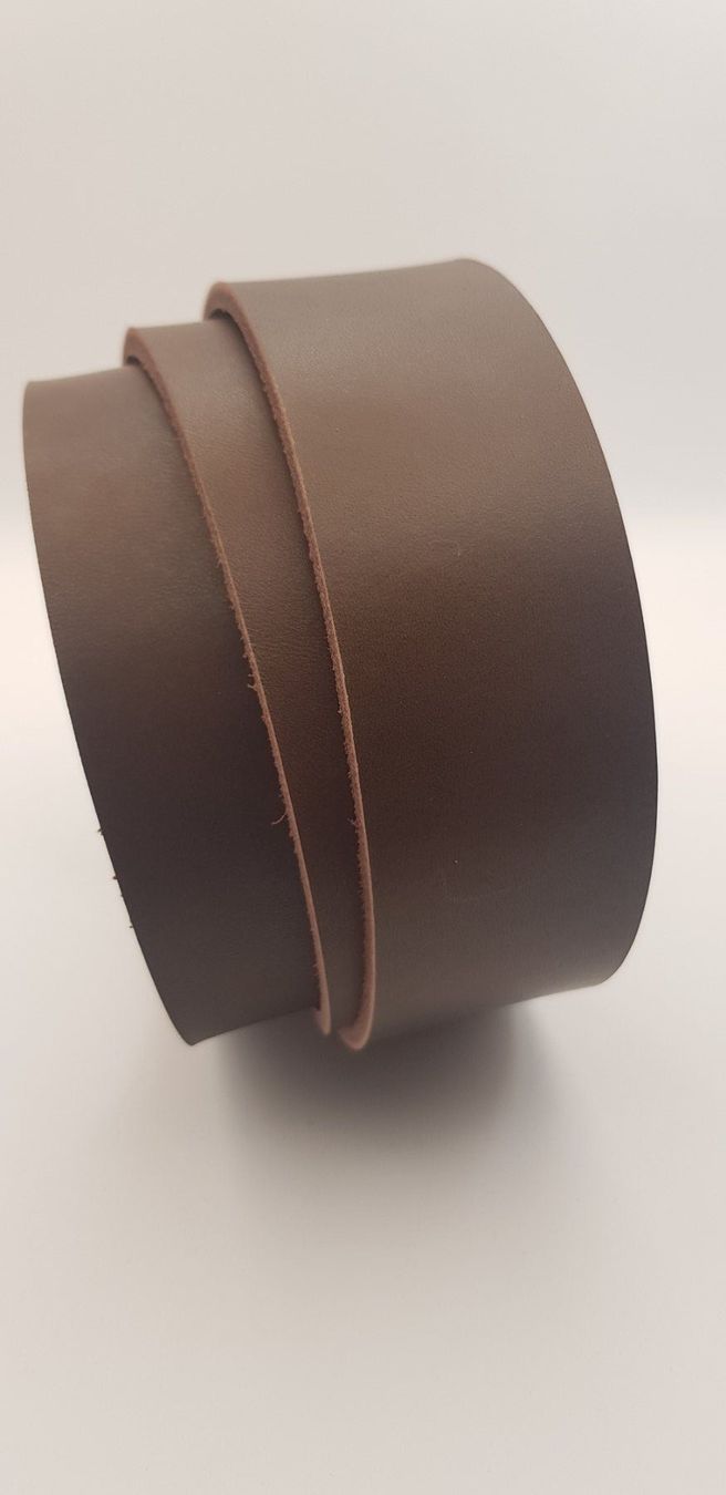 Stoffe: Lederriemen dunkelbraun 3 cm, ca. 113 cm – Neu und originalverpackt aus Menziken von Zyropa