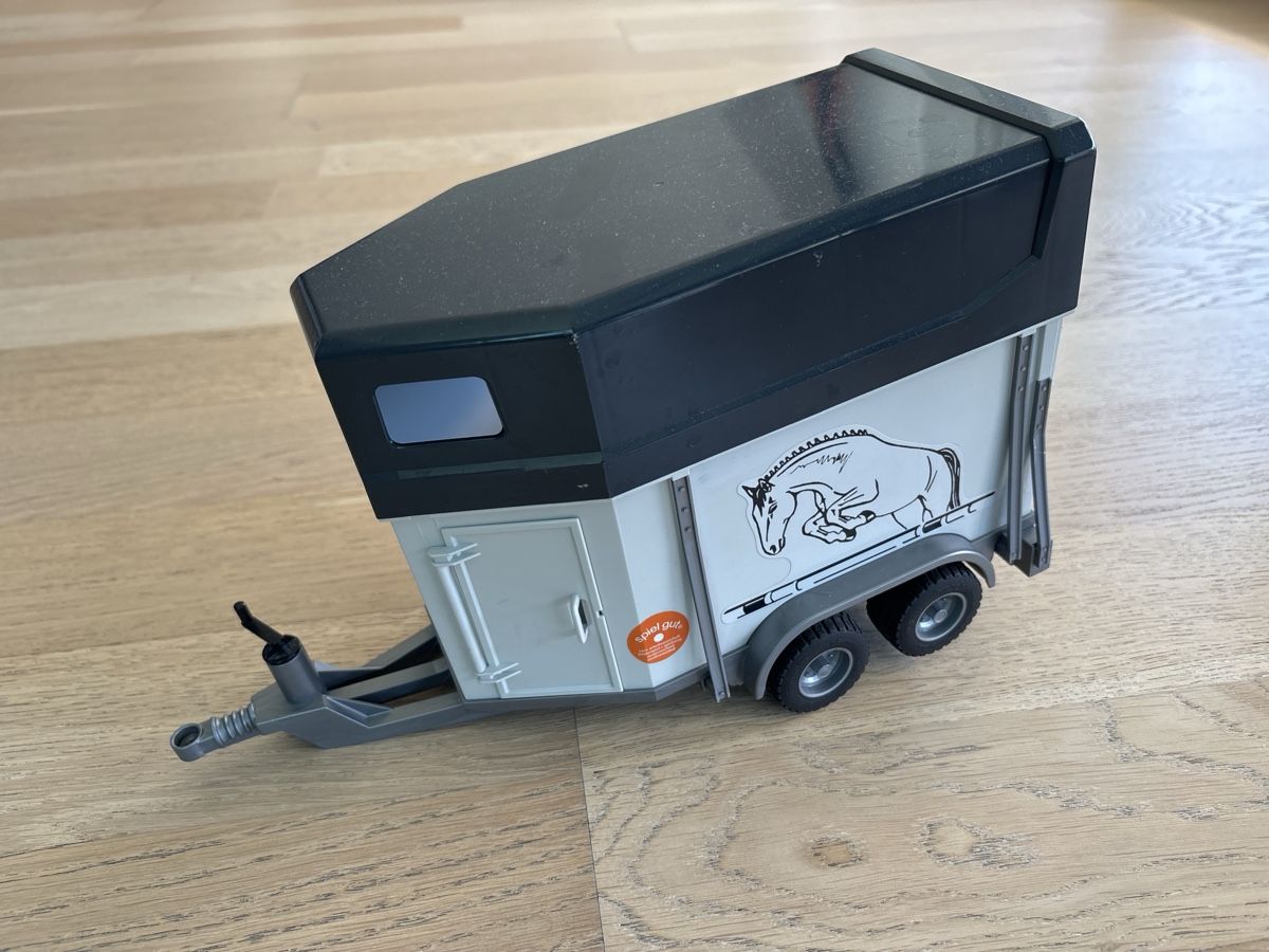 Bruder Giocattoli: Van pour cheval Bruder gris  – Usato da Vich venduto da Loic1268 1