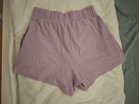 ONLY Gerippte Shorts / Sweat-Shorts Flieder / Rosa mit Gummi