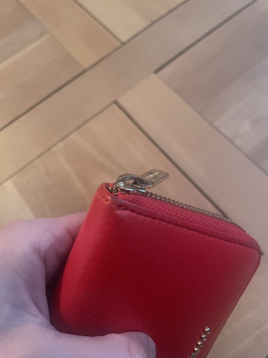 Coccinelle Portemonnaie: Coccinelle Portemonnaie Rot – Gebraucht aus Zürich von 28881084 2