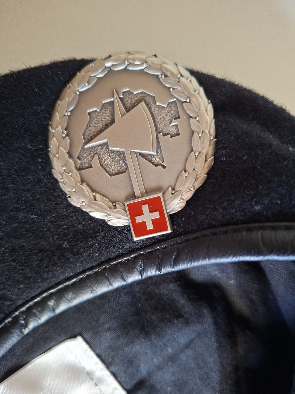 Schweizer Armee Uniformi: Schweizer Armee Militär Uniform Peret – Usato da Schwanden Sigrisw venduto da len_9yqg 1