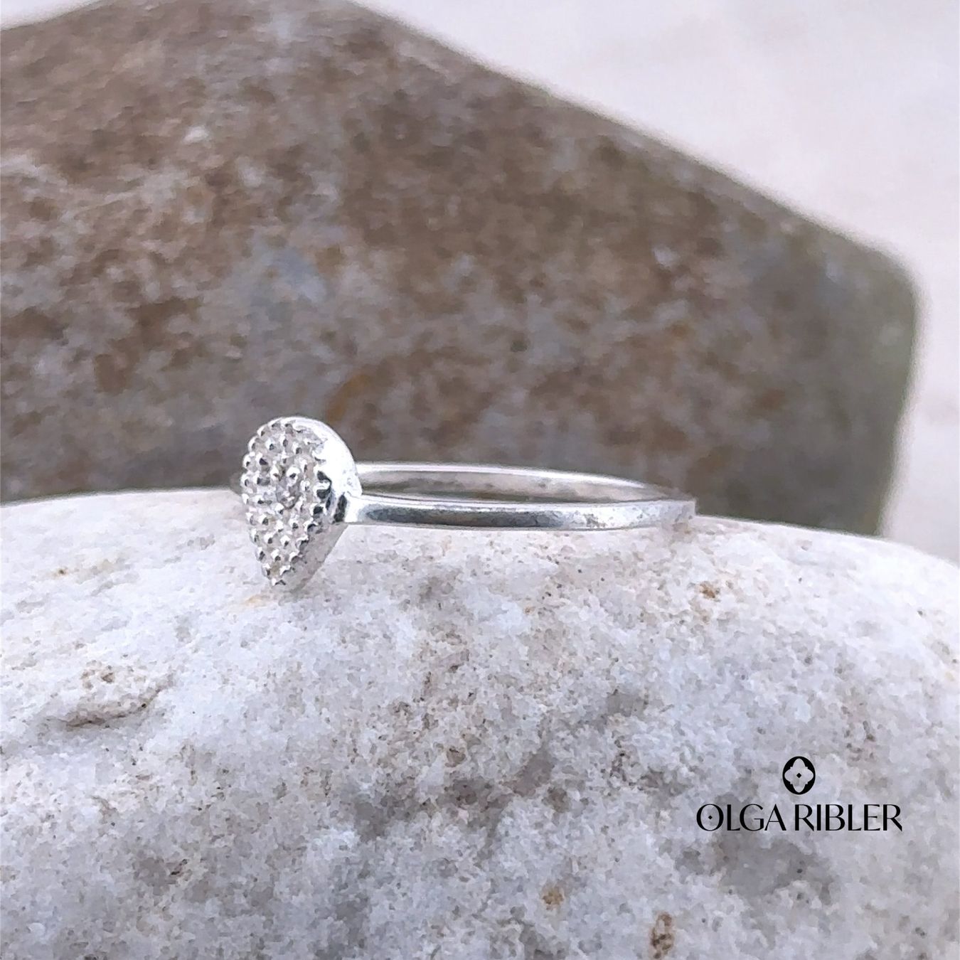 Olga Ribler Anelli: Feiner Silber Ring 925 mit Topas Grösse 52 – Nuovo (secondo la descrizione) da Luzern venduto da Schmuckoutlet