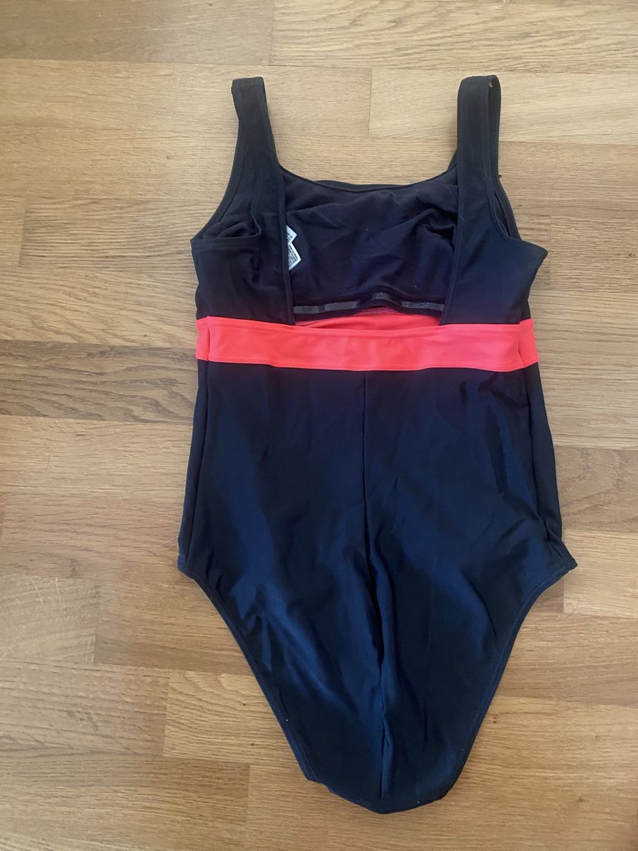Decathlon Costumi da bagno & Bikini: Pregnant swimsuit size S – Usato da Zürich venduto da ana_m6d2 1