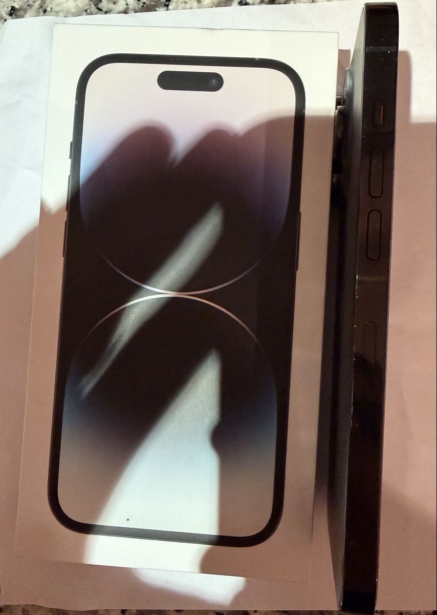 Apple Telefoni cellulari / Smartphones: iPhone 14 Pro space black guter Zustand – Usato da Seltisberg venduto da mic_677g 3