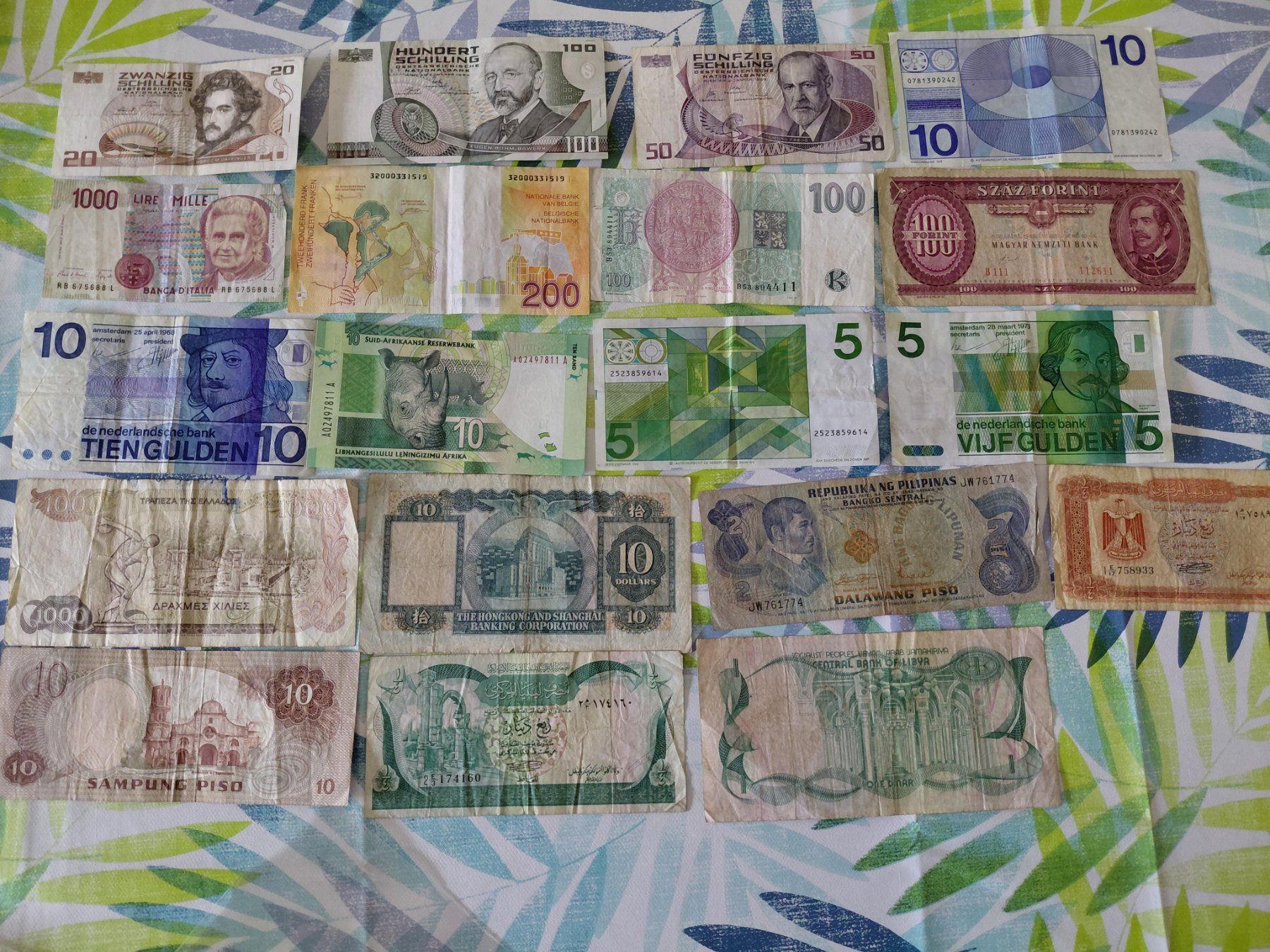 Banknoten: Div. Banknoten Welt – Gebraucht aus Horw von Onurb008