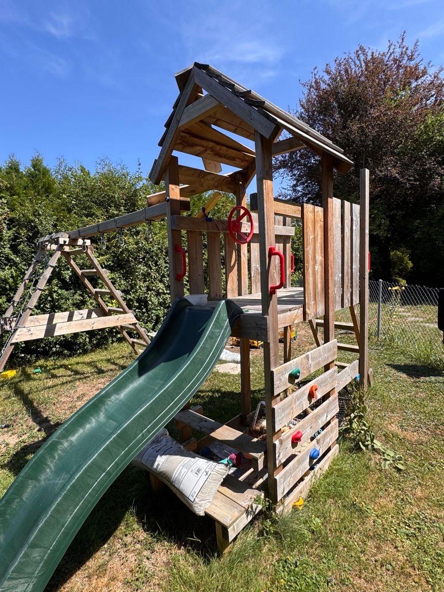 Casette per bambini: Wickey Multiflyer Spielturm mit Rutsche – Usato da Oberwil-Lieli venduto da iberikon