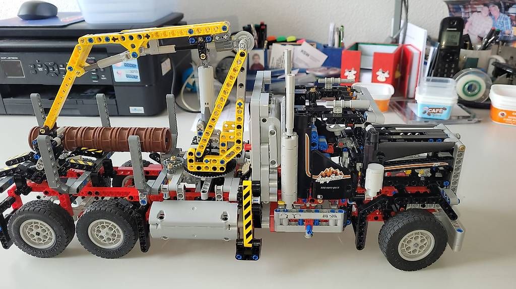 Lego Baukästen: Lego Holztransporter 9397 – Gebraucht aus Olten von Einwegparadies