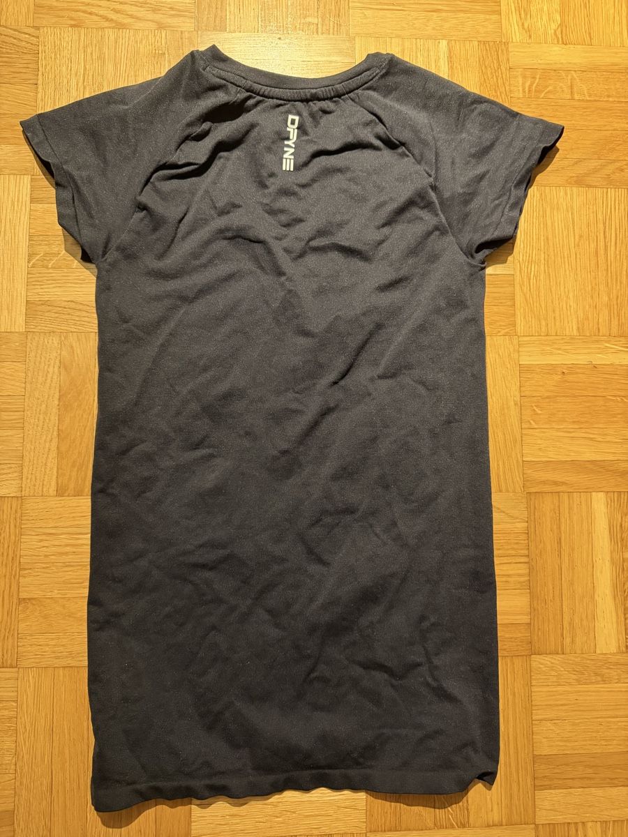 T-shirts: Dfyne T-shirt – Neuf (Voir description) à Basel par jul_fx99 3