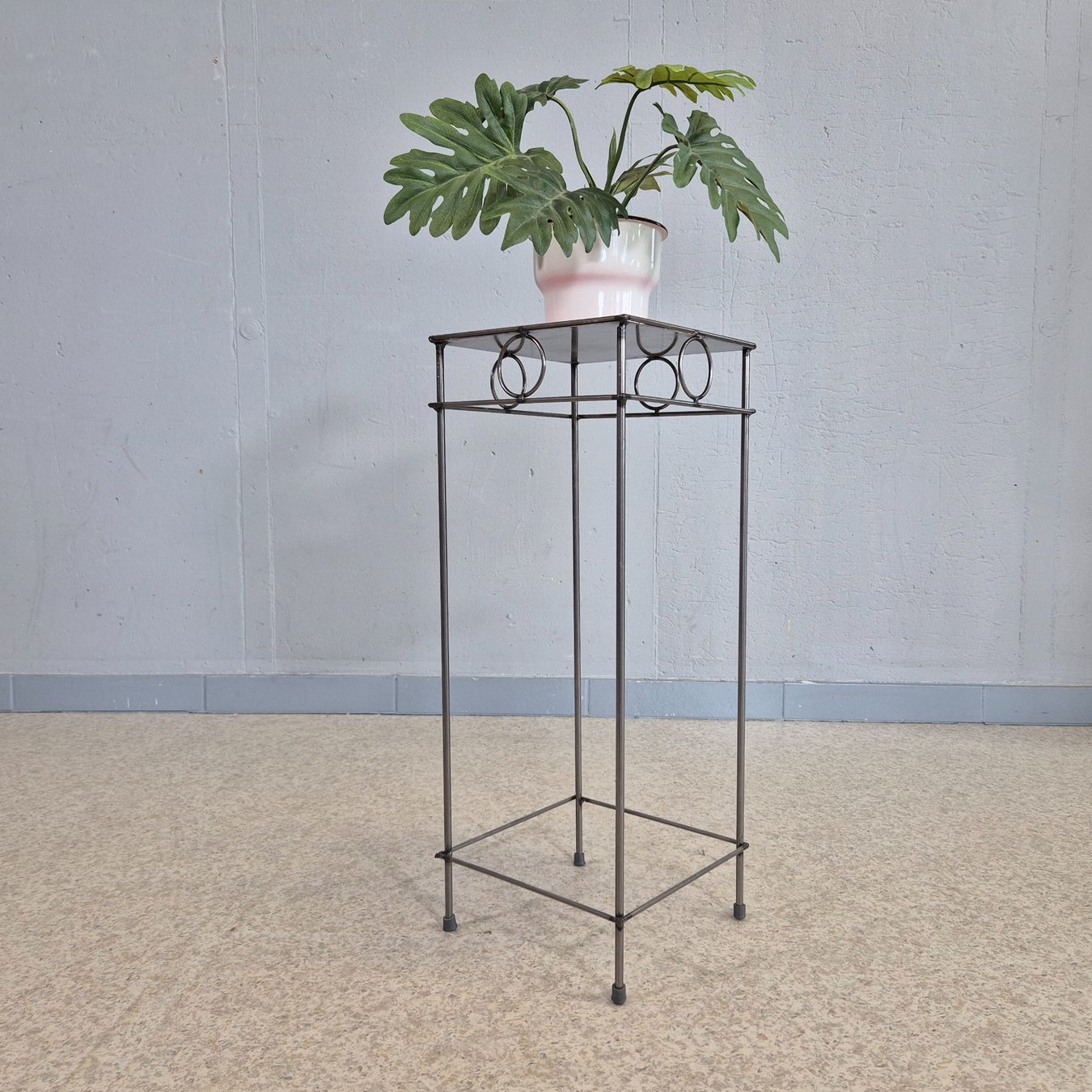 Altro per la casa: Blumenständer Blumentisch Metall Flower Stand – Usato da Nottwil venduto da Wondewa-Shop 1
