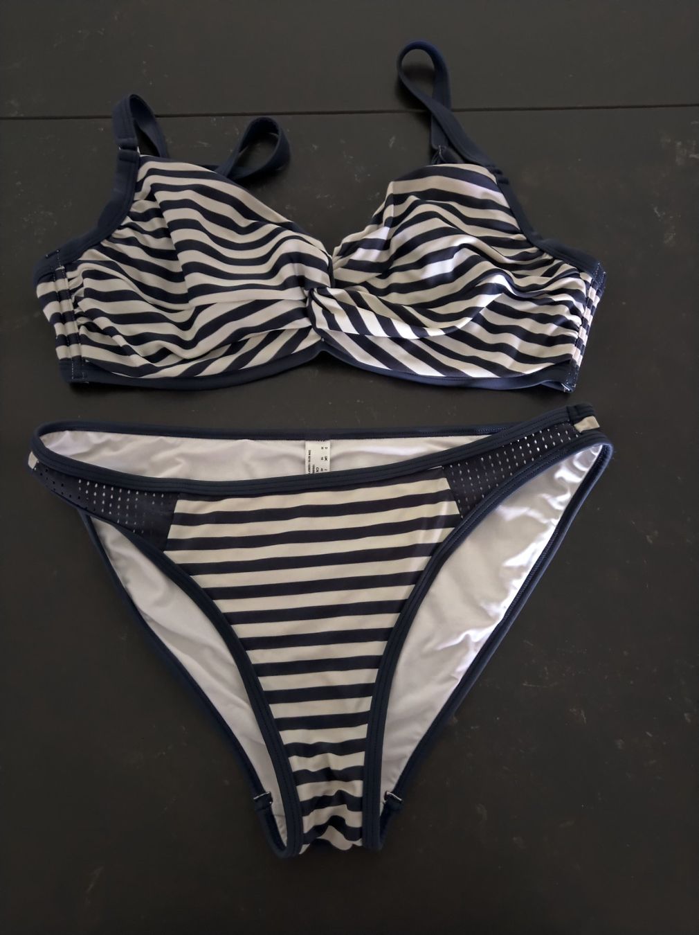 Costumi da bagno & Bikini: Bikini 36 D – Usato da Salenstein venduto da Silly...0