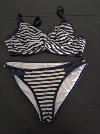 Bikini 36 D