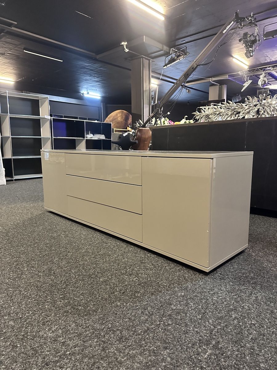 Cassettiere: Schönes sideboard 180 x 45 x 60 cm – Usato da Küsnacht ZH venduto da Icon21 2