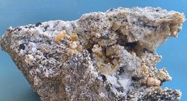 Mineralien in der Zerrkluft. Magnetit, Periklin, Albit
