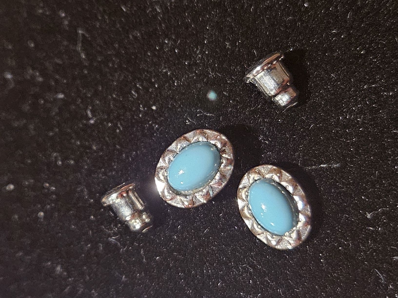 Ohrringe & -stecker: Ohrstecker Silbern mit blauem Stein oval gebraucht – Gebraucht aus Wettingen von Sk8ertomda 1