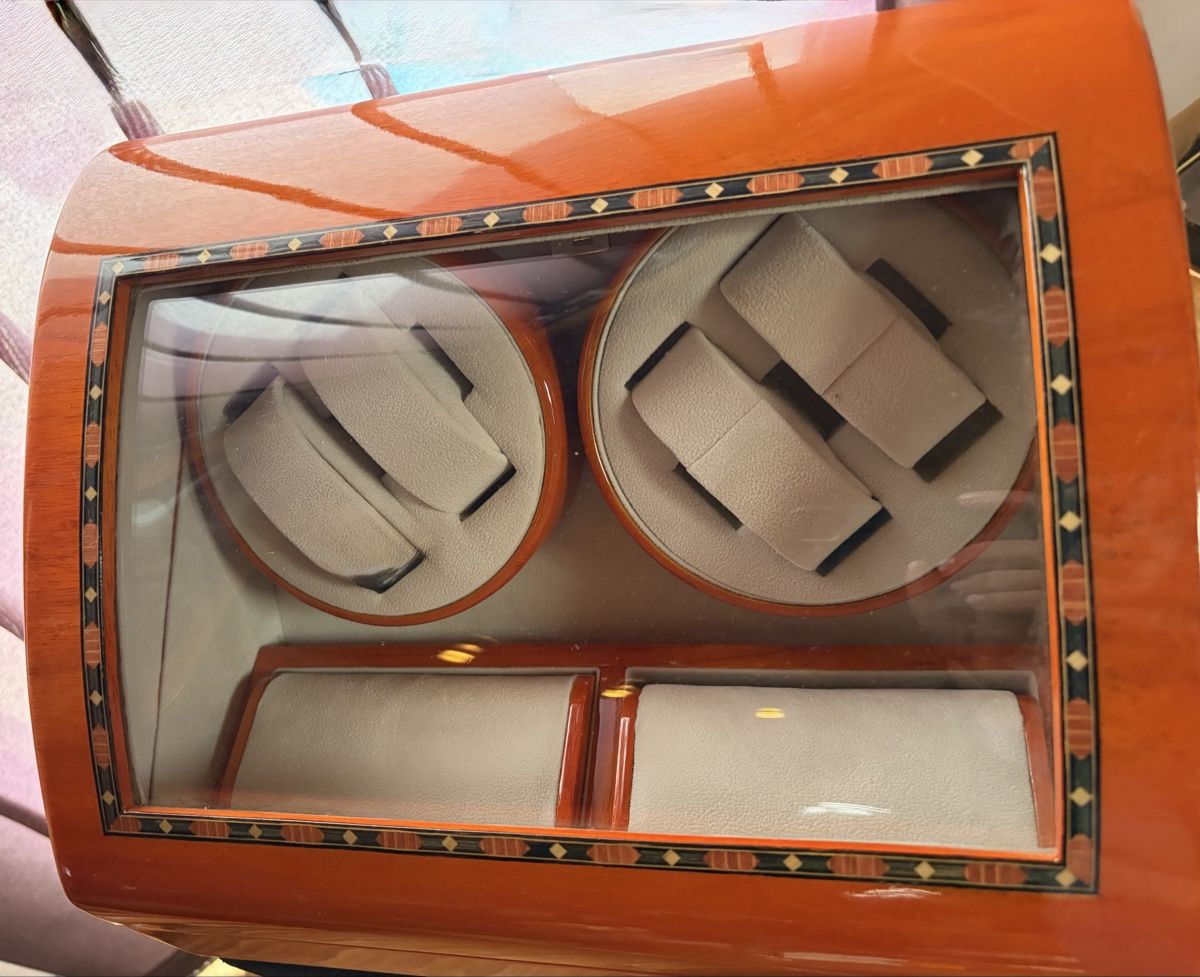 Cofanetto carica e porta orologi: Watch winder en loupe de érable  – Nuovo (secondo la descrizione) da Le Mont-sur-Lausanne venduto da CT70