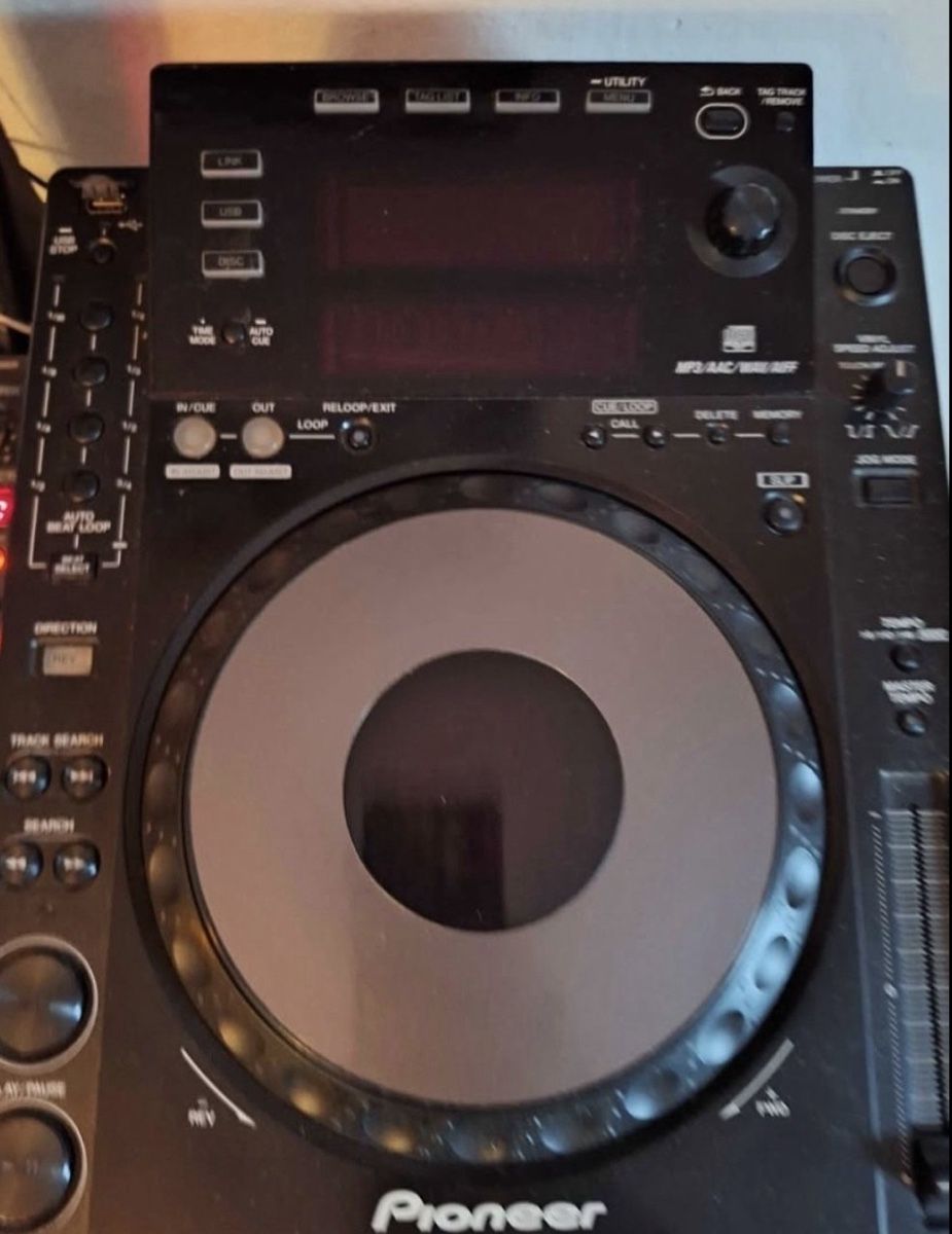 Pioneer Systèmes audio & multimédias: Pioneer CDJ-900 – D'occasion à Rapperswil SG par Whitecielo