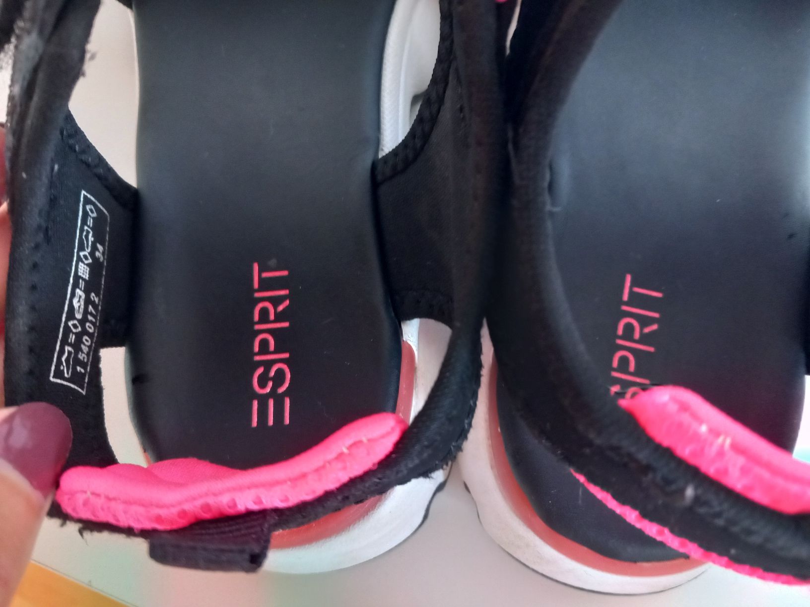 Esprit Scarpe per ragazze: Sandalen ESPRIT Schwarz Pink Grösse 34 – Usato da Sonnental venduto da OlgaB83 3