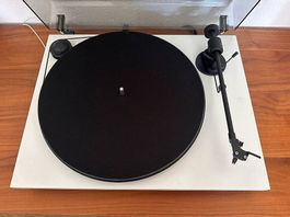 Pro-Ject Primary-E Plattenspieler inkl. Vorverstärker