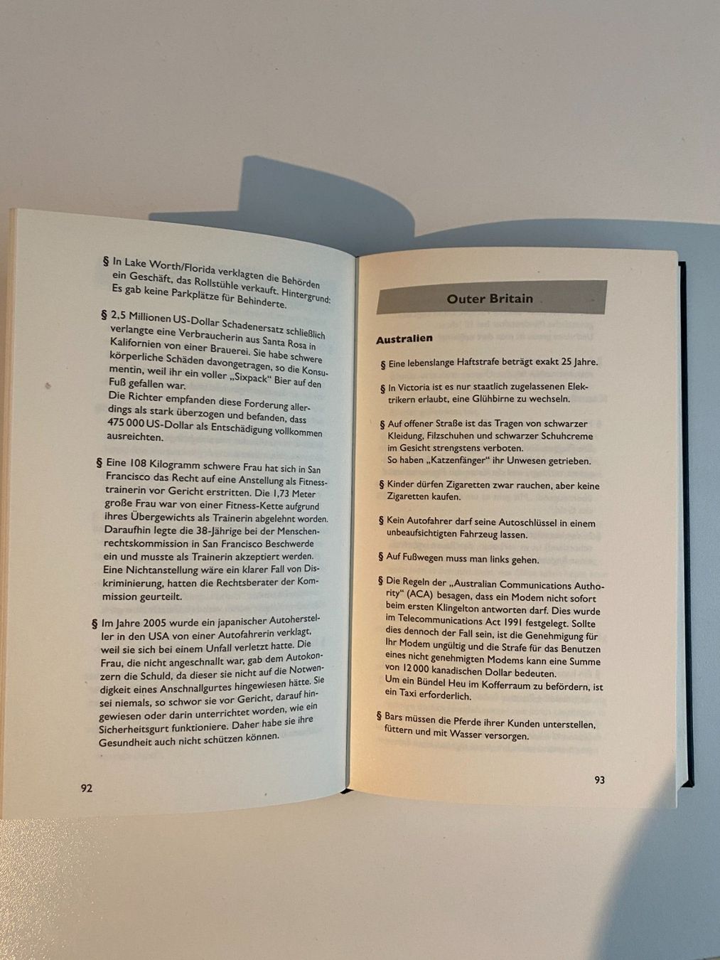 Libri: Die blödesten Gesetze der Welt – Usato da Freienbach venduto da LlIiNnUuSs 2