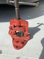 Saniter Schraubstock 