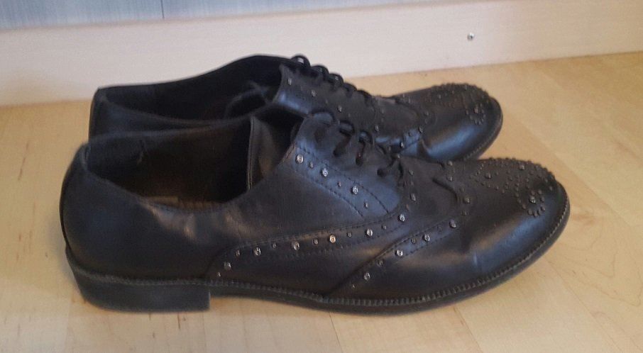 Scarpe da donna: Damen Schuhe mit Nieten – Usato da Dierikon venduto da oldmeetsnew 1