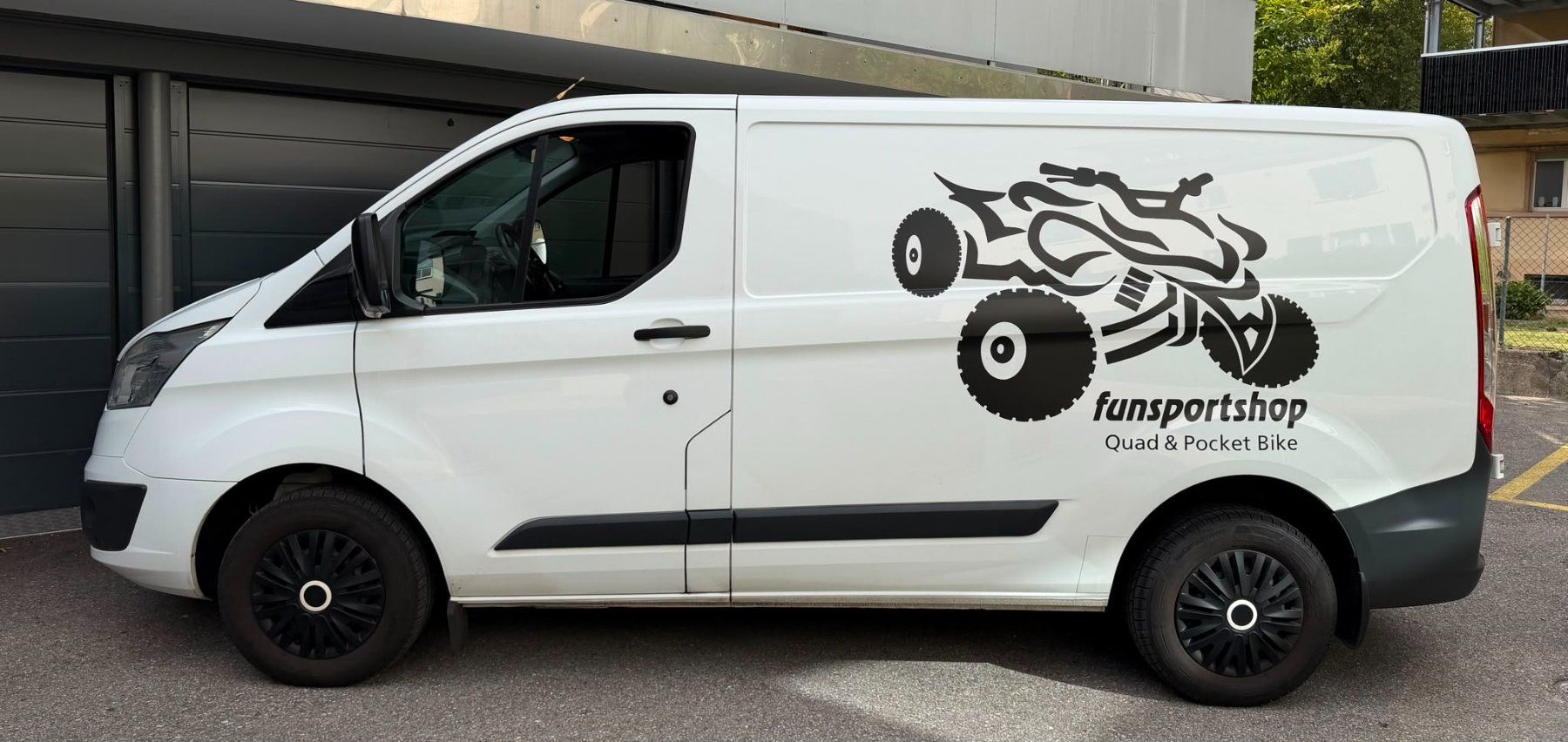 Ford Nutzfahrzeuge: FORD Transit Custom – Gebraucht aus Zuchwil von Funsportshop 1