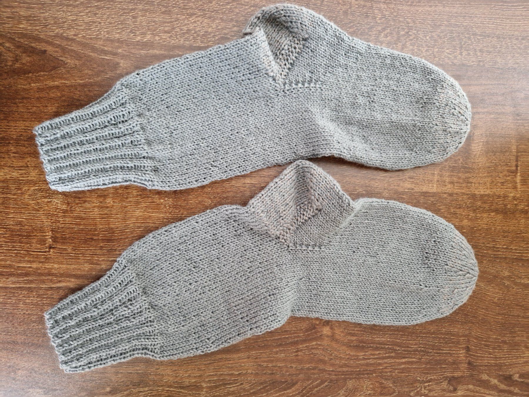 Calze: handgestrickte Socken Gr. 43 – Nuovo (secondo la descrizione) da Ursenbach venduto da gruenblau