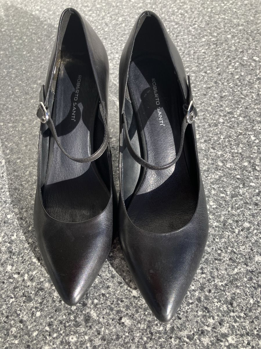 Chaussures femmes: Escarpin cuir – D'occasion à Arconciel par chance22