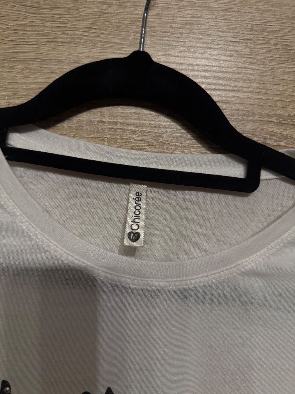 T-shirt: T-shirt blanc – Usato da Montreux venduto da Izapechee 1
