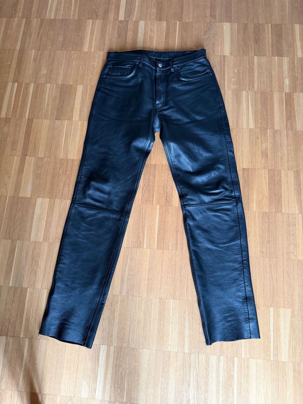 Levi's Jeans: Levi's 501 - Leder, schwarz – Usato da Zürich venduto da mak_cd9r