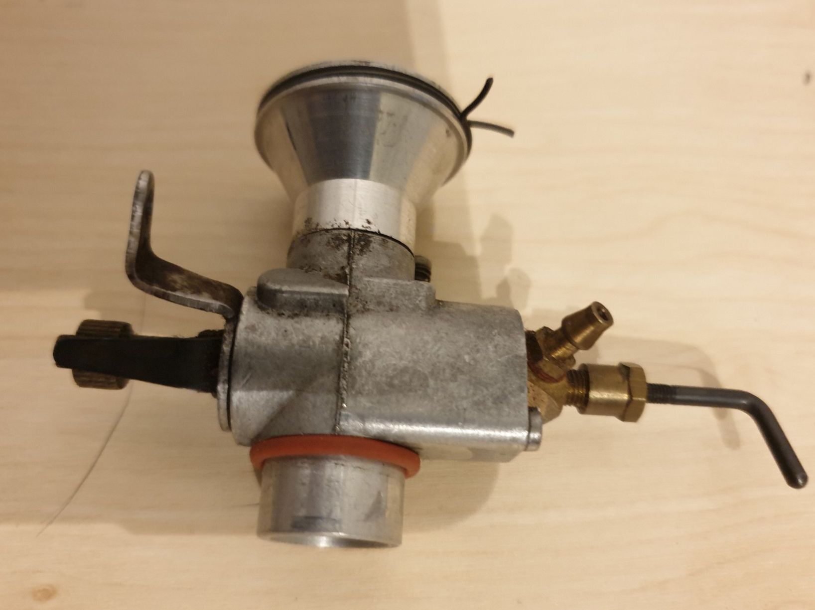 Accessori per altri veicoli: Vergaser Nitromethan Methanol RC Modellmotor Antik Nitro – Usato da Dürnten venduto da theoldstyler 7