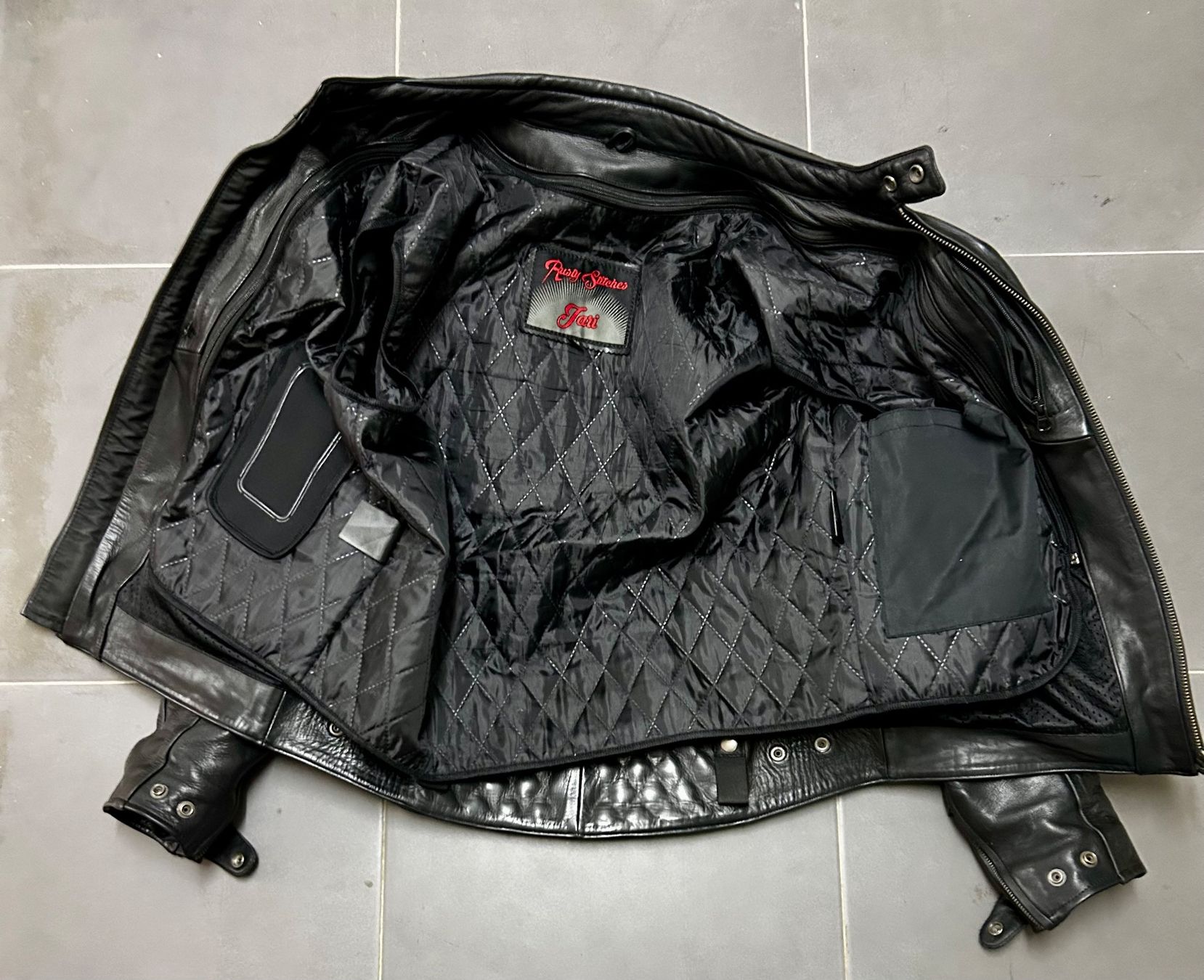 Jacken: Leder Motorrad Jacke Grösse M – Gebraucht aus Bergdietikon von Kohe88 4