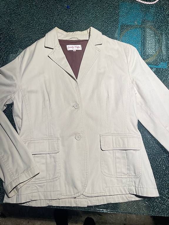Giacche: Jennifer Tayler‘s Blazer? – Usato da Trimbach venduto da Alessia75 1
