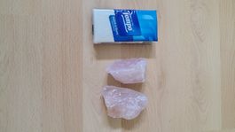 Zwei Rosenquarz Rohsteine Naturstein