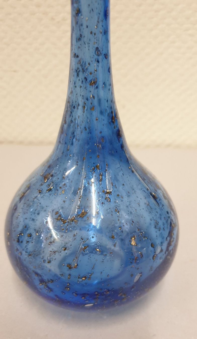 Vasen & Gefässe: Mundgeblasene Vase, Glasvase blau mit Goldflocken – Gebraucht aus Emmen von magelan 1