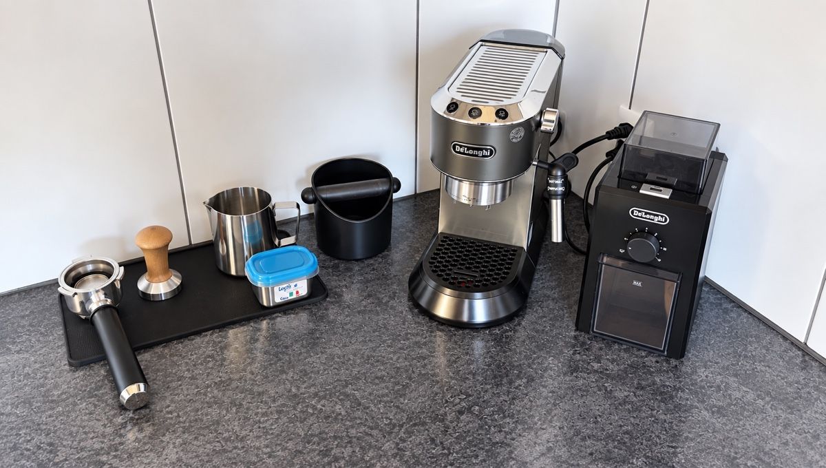 De'Longhi Macchine per caffè & Macchine per espresso: DeLonghi Dedica Kaffeemaschine – Usato da Rotkreuz venduto da NicLep 2