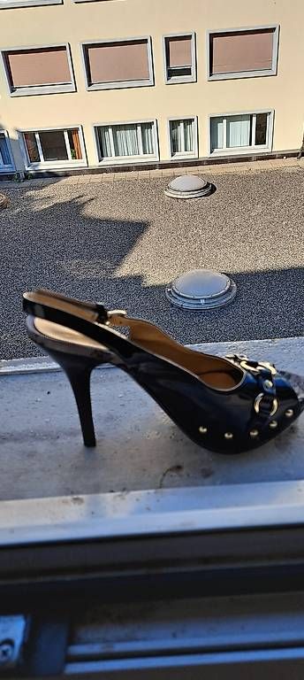 Damenschuhe: Sandale talon haut – Neu und originalverpackt aus Genève von couleurrouge 1